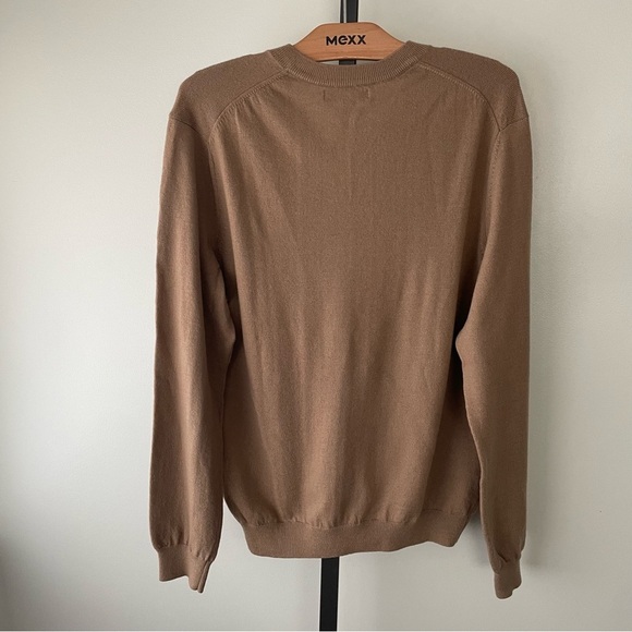 NEW Banana Republic 100% Extra Fine Merino Wool Vneck Pullover Knit Sweater Mens - Picture 2 of 8